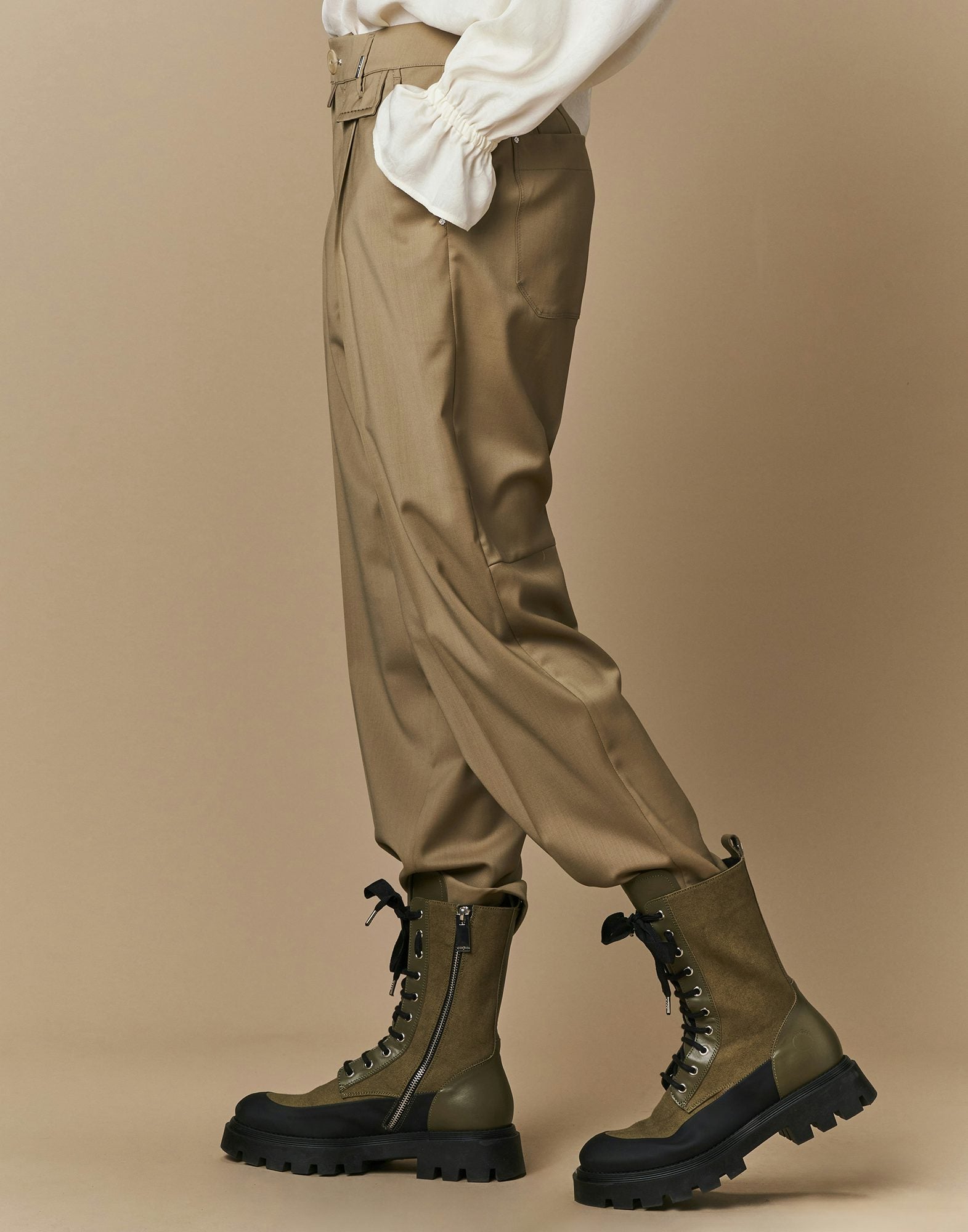Concise Straight leg pants with double ticket pocket