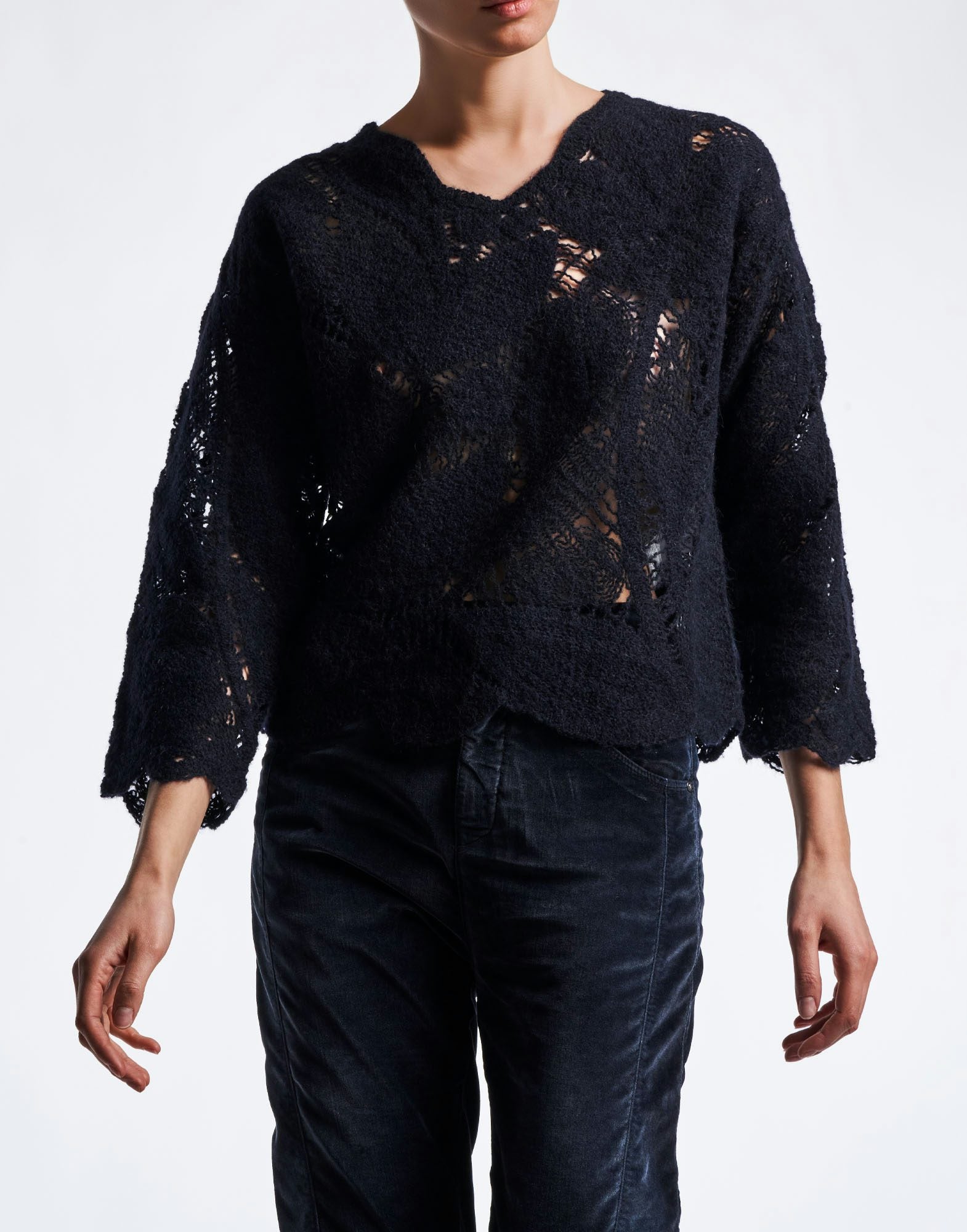 Sincerity Navy crewneck sweater with leaf pattern