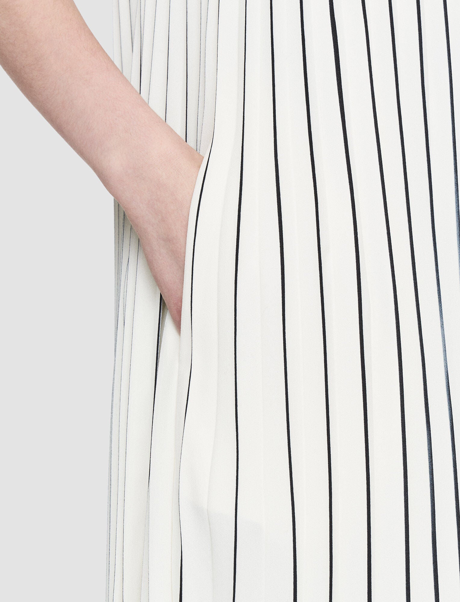 Holford Pleated Ivory/Black Dress