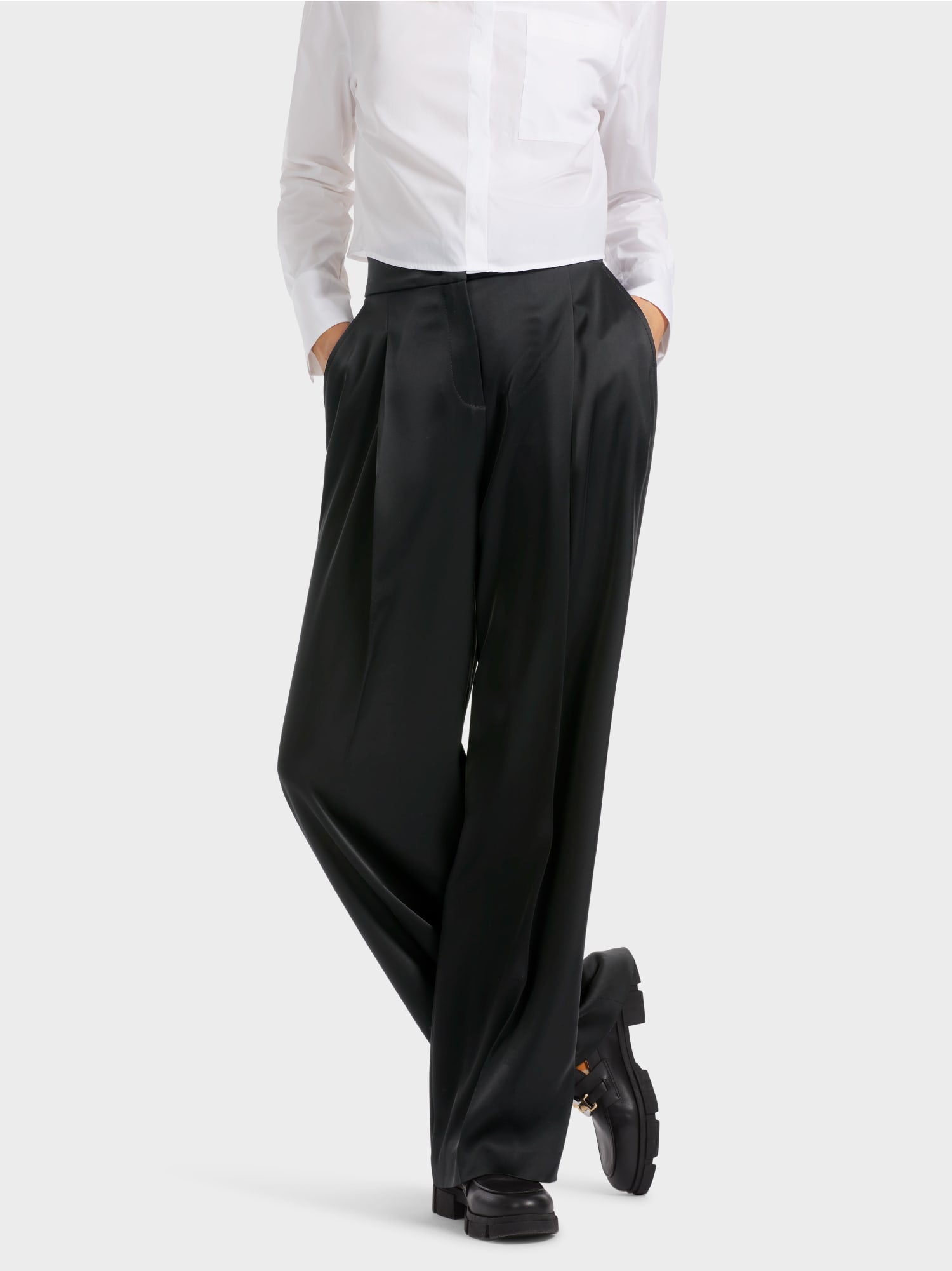 Pleated WICHITA trousers with wide leg