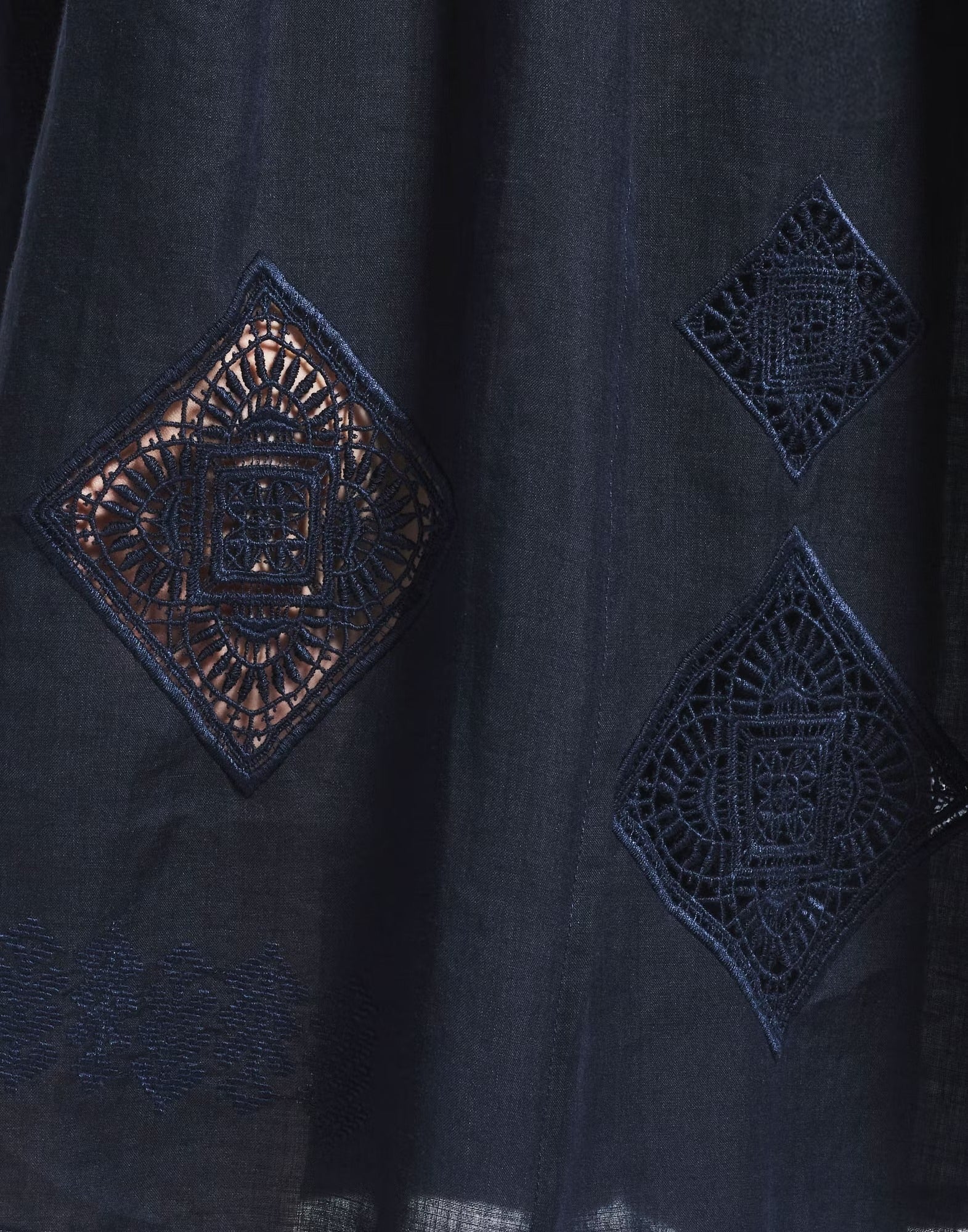 Illustrate Navy blue midi ramiè dress with embroidery