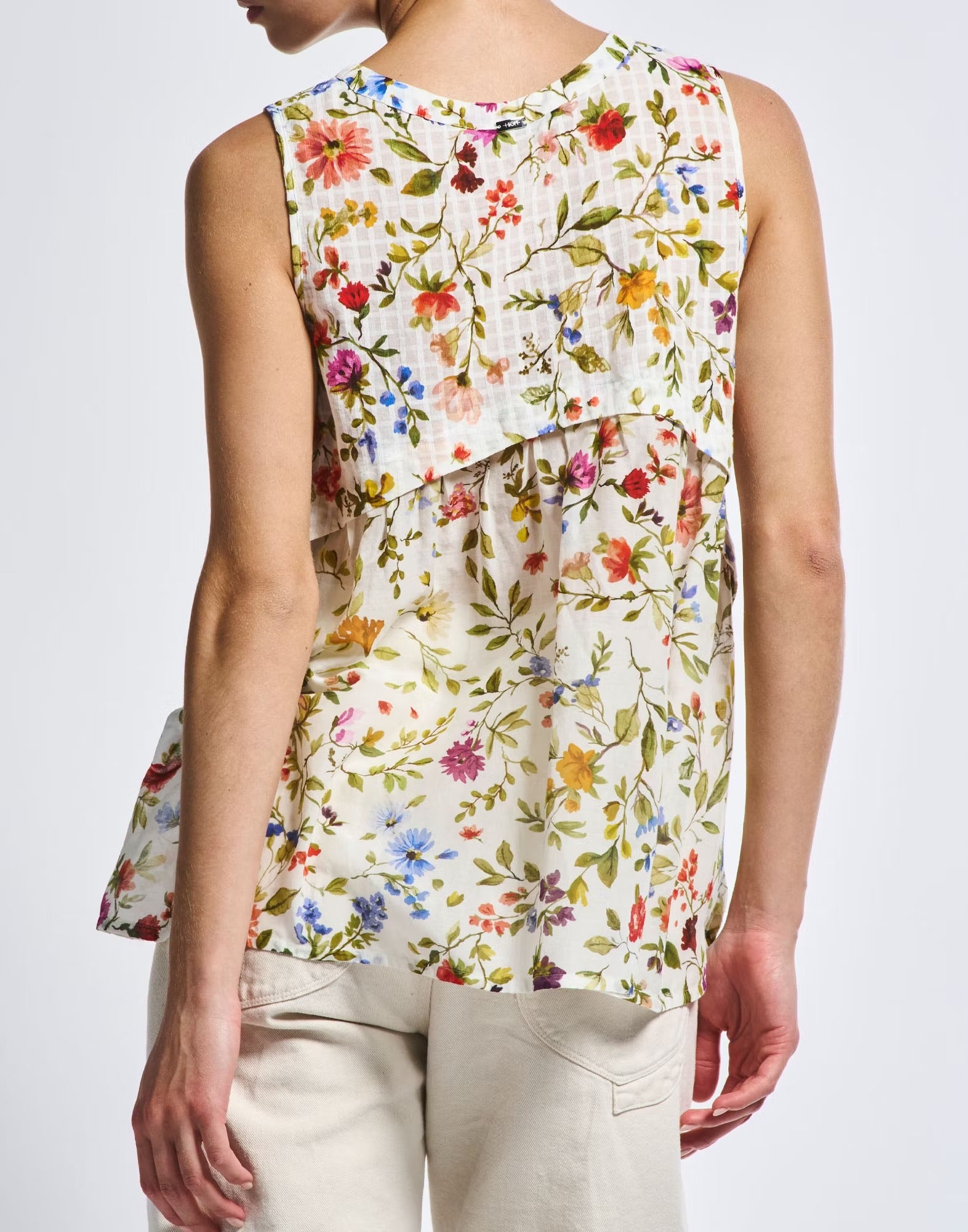 Lithe Sleeveless ivory silk and cotton shirt with floral print