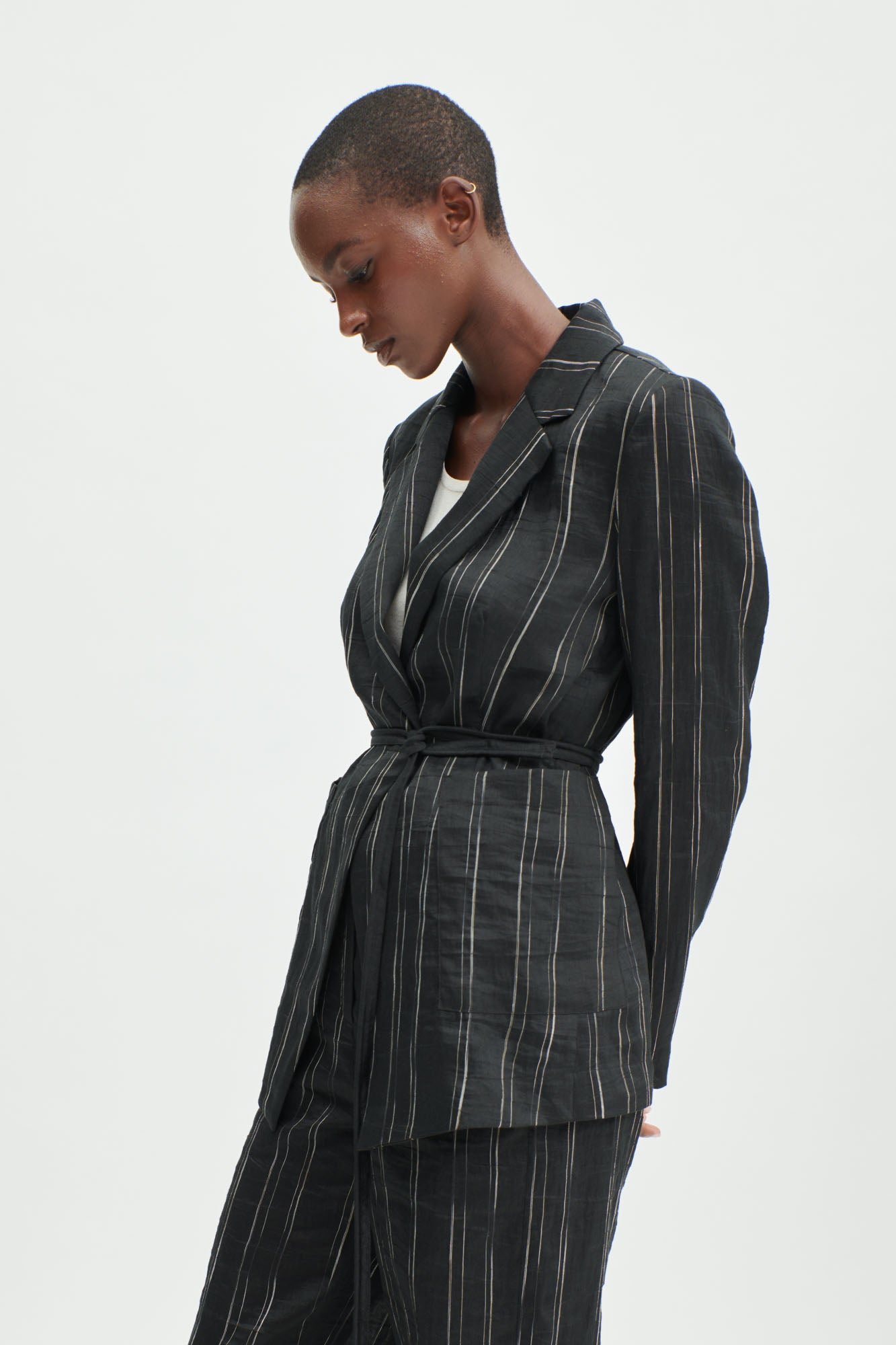 sleeveless tie blazer