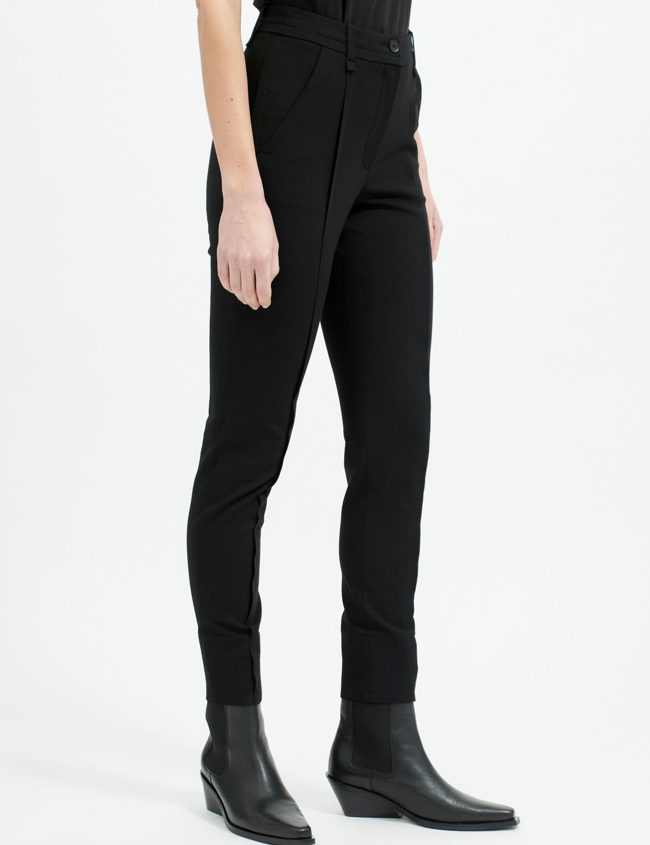 pants-DEL-39105-08_Look_34_17TuJcjTwGGNszN.jpg