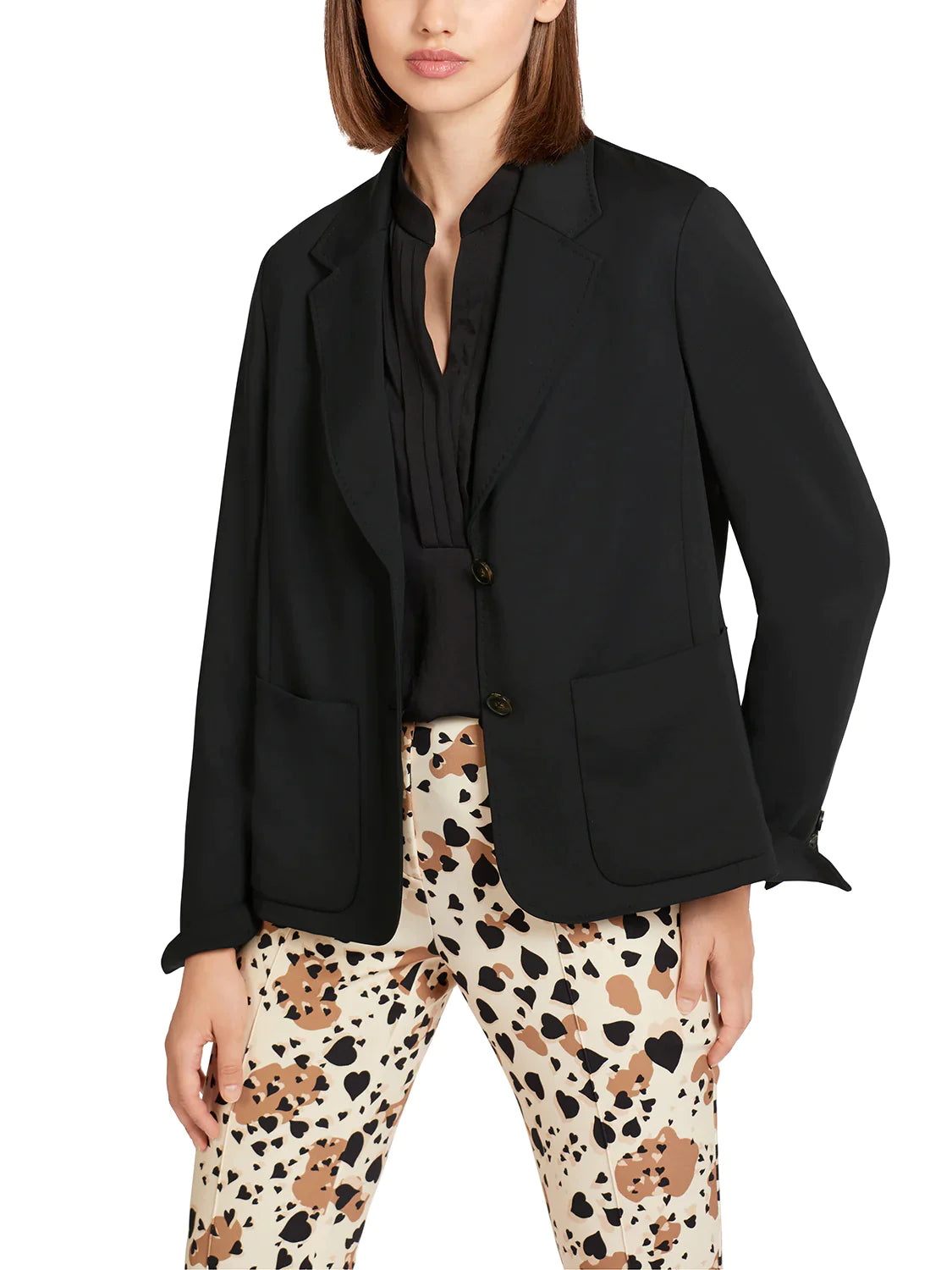 Blazer with wide lapel