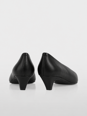 Elegant leather pumps Black