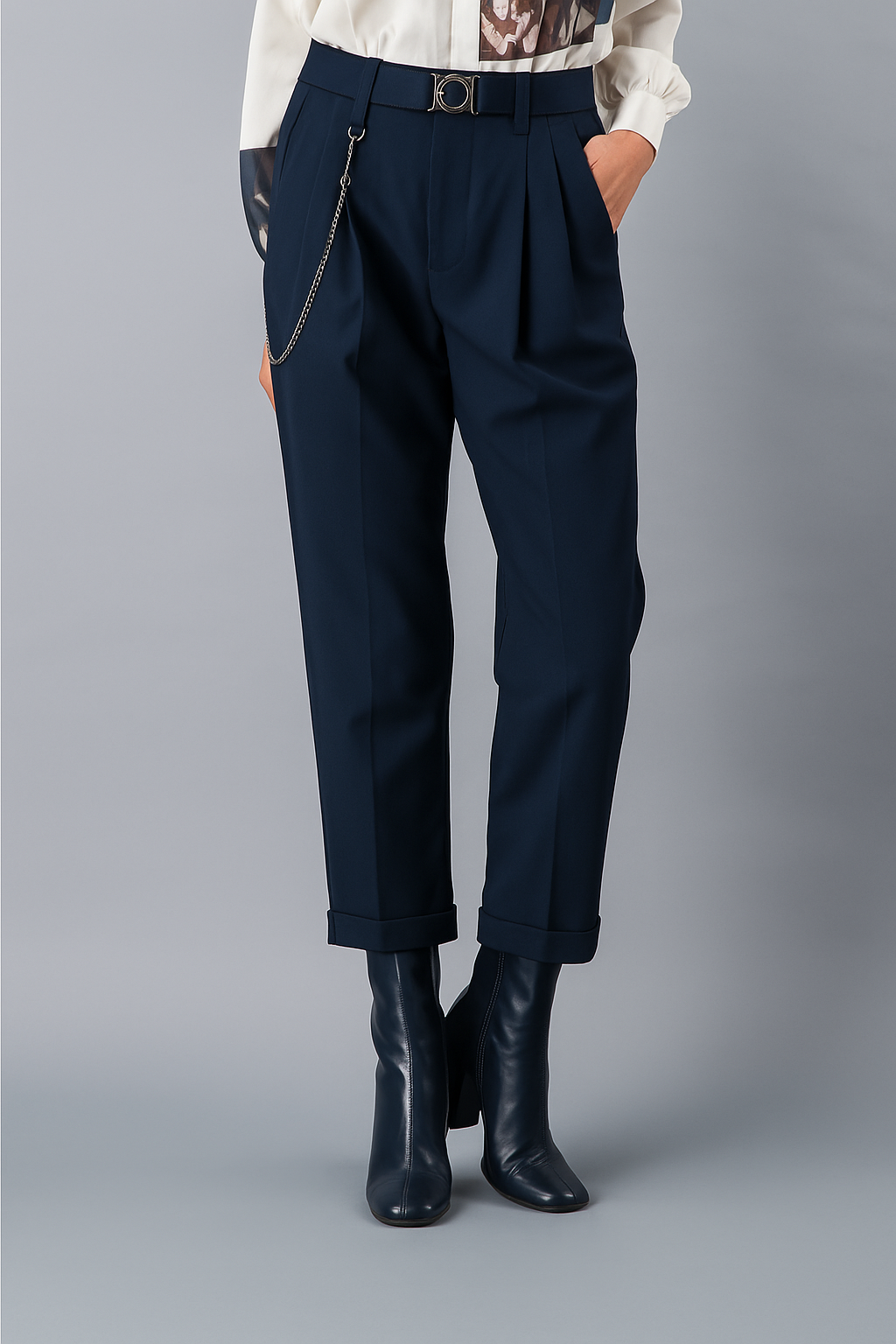 Courage  Navy cropped and pleated pants