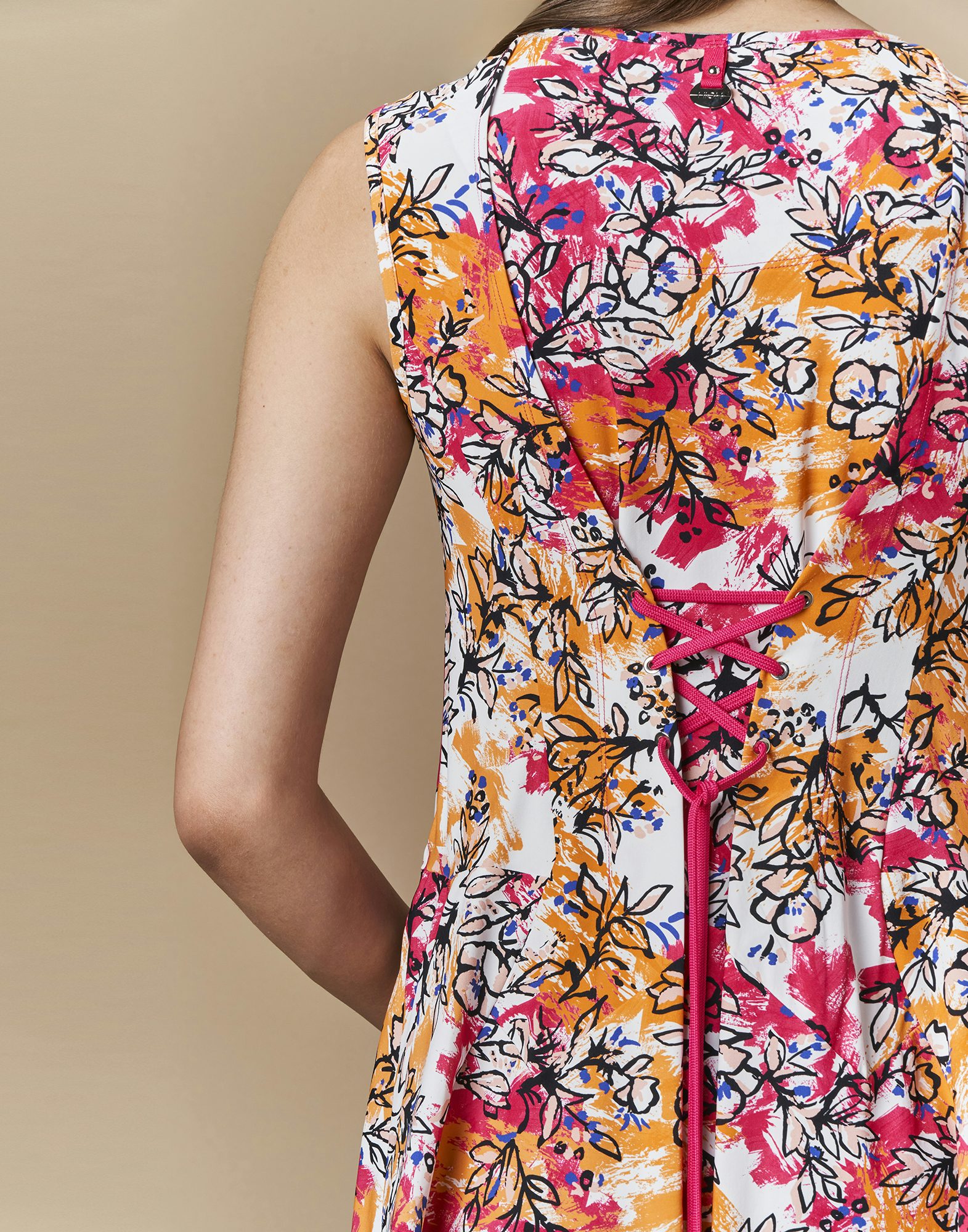 Praise Sleeveless dress in orange and fuchsia printed