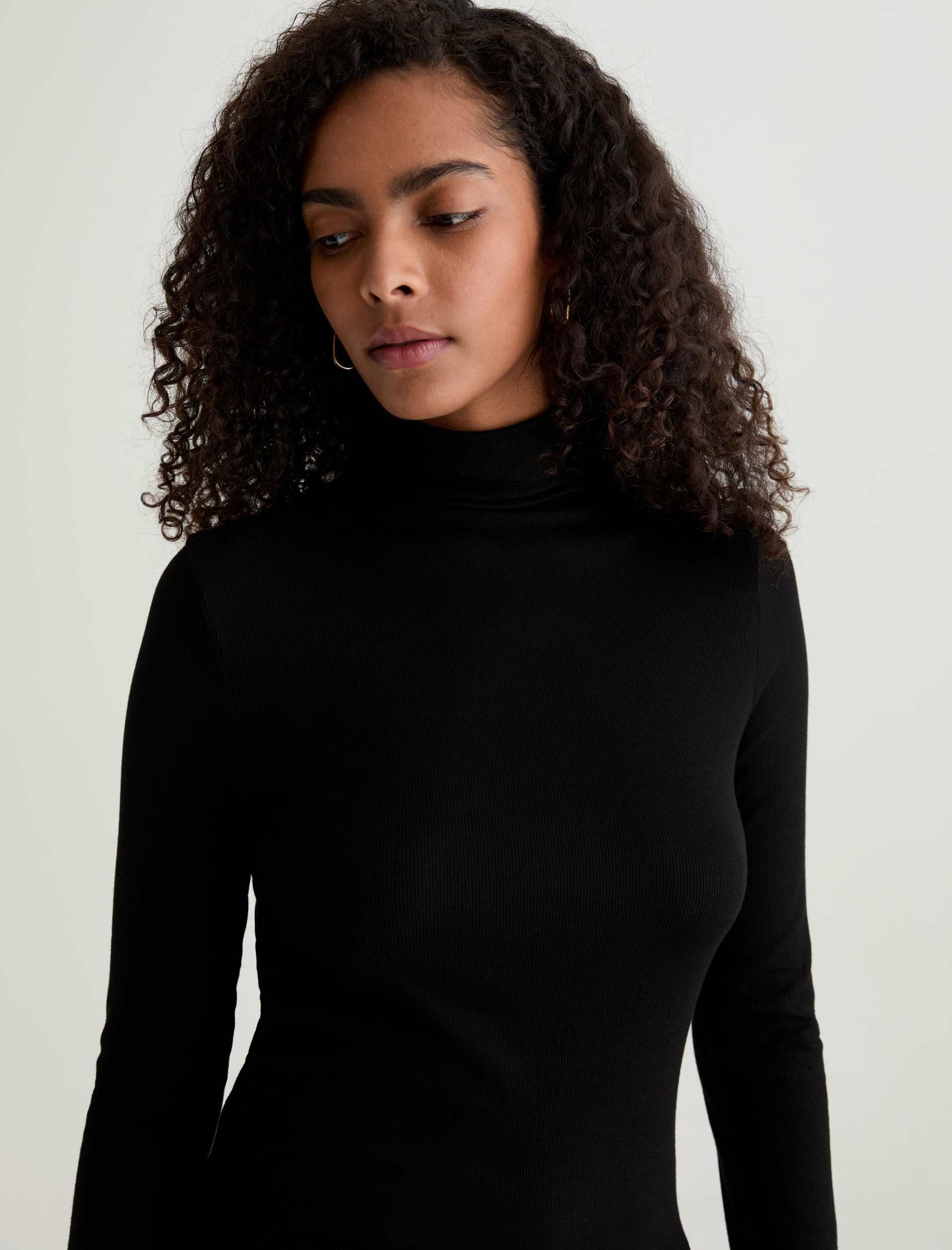 Chels Turtleneck Super Black