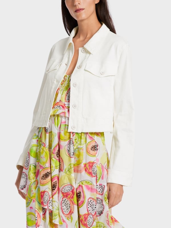 White figure-hugging jacket side slit pockets & breast flap pockets