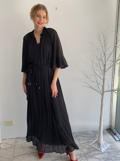 Air Long Pleated Dress in georgette black