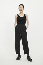 Gent Modern Pants in a Barrel Cut Black
