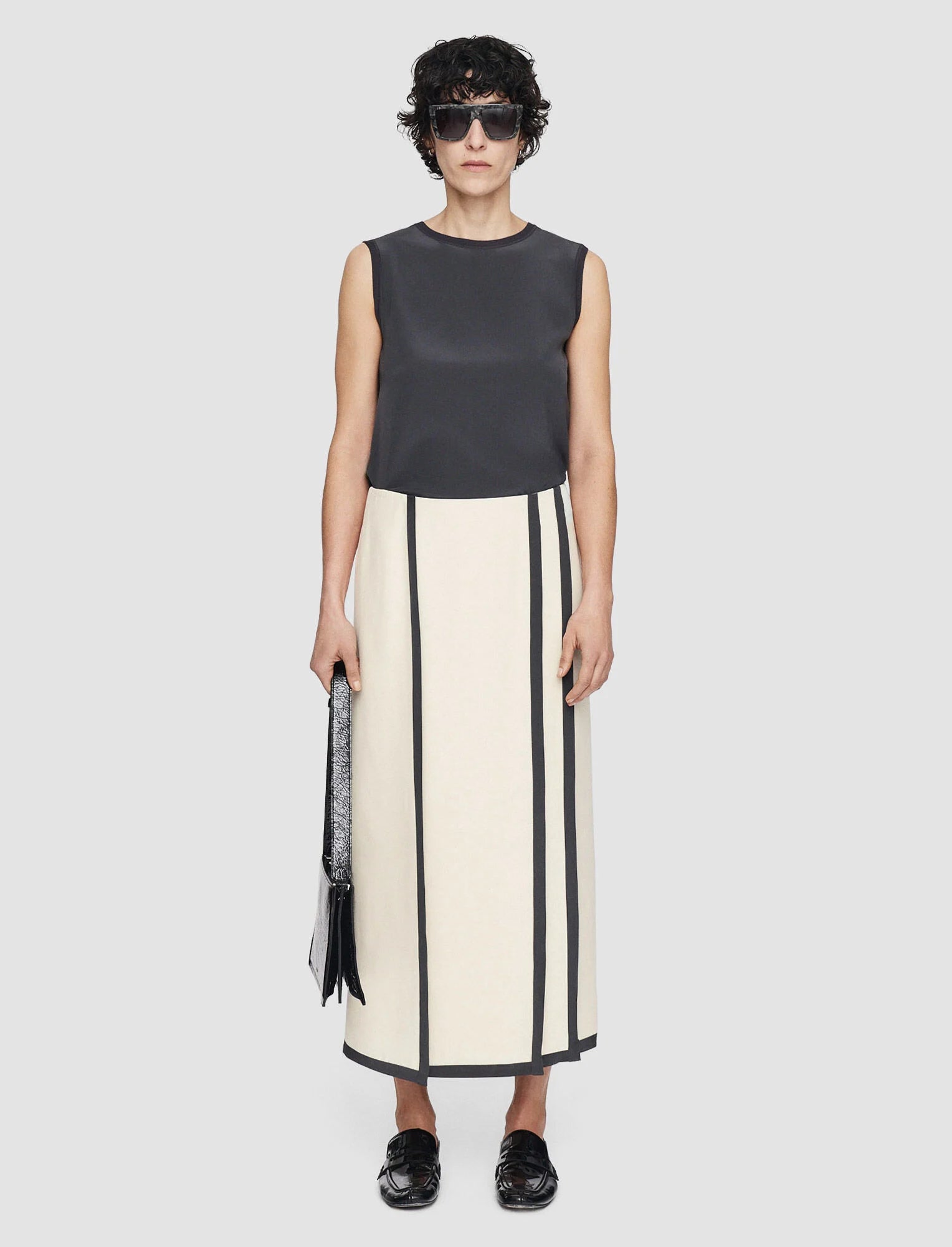 Iris-Skirt-Heavy Silk Crepe Animation