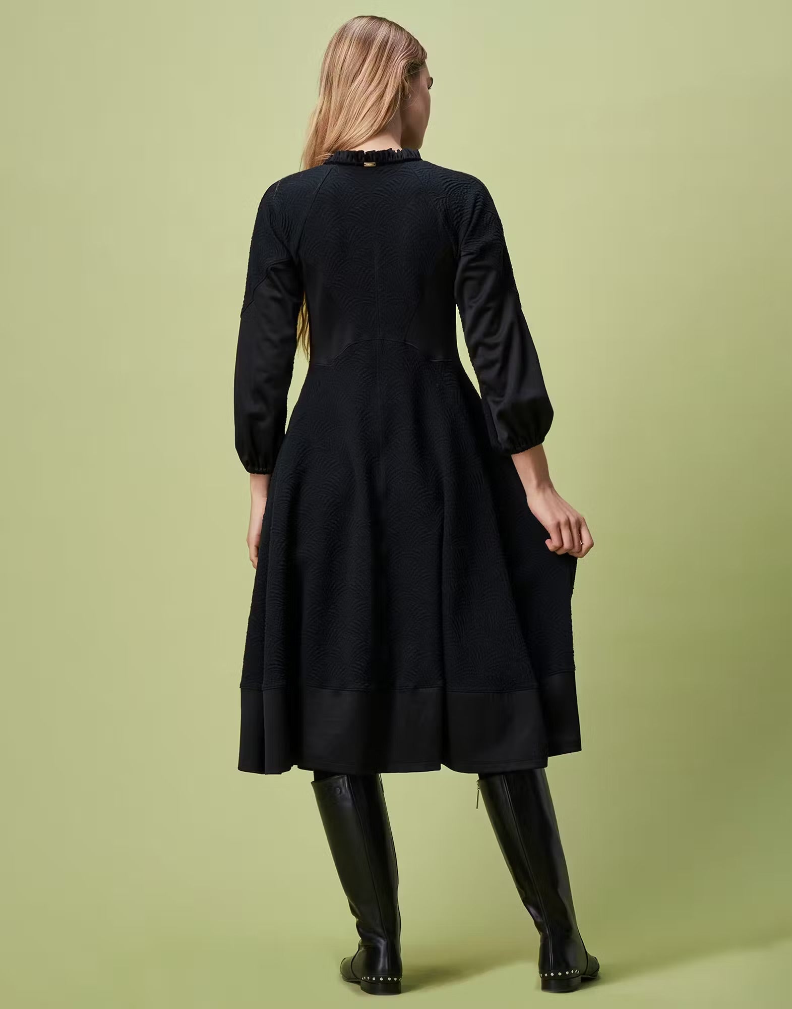 Anticipation black dress in matelasse jersey