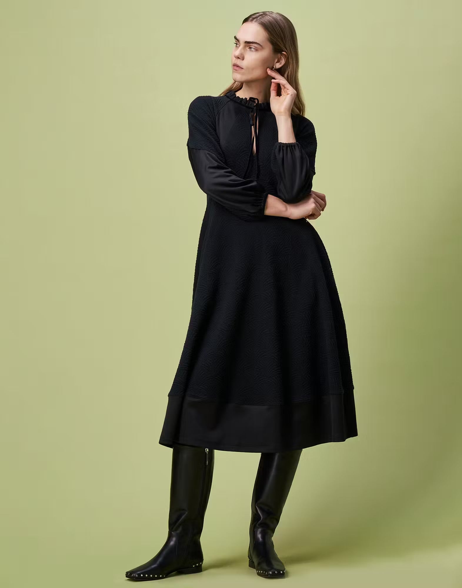 Anticipation black dress in matelasse jersey