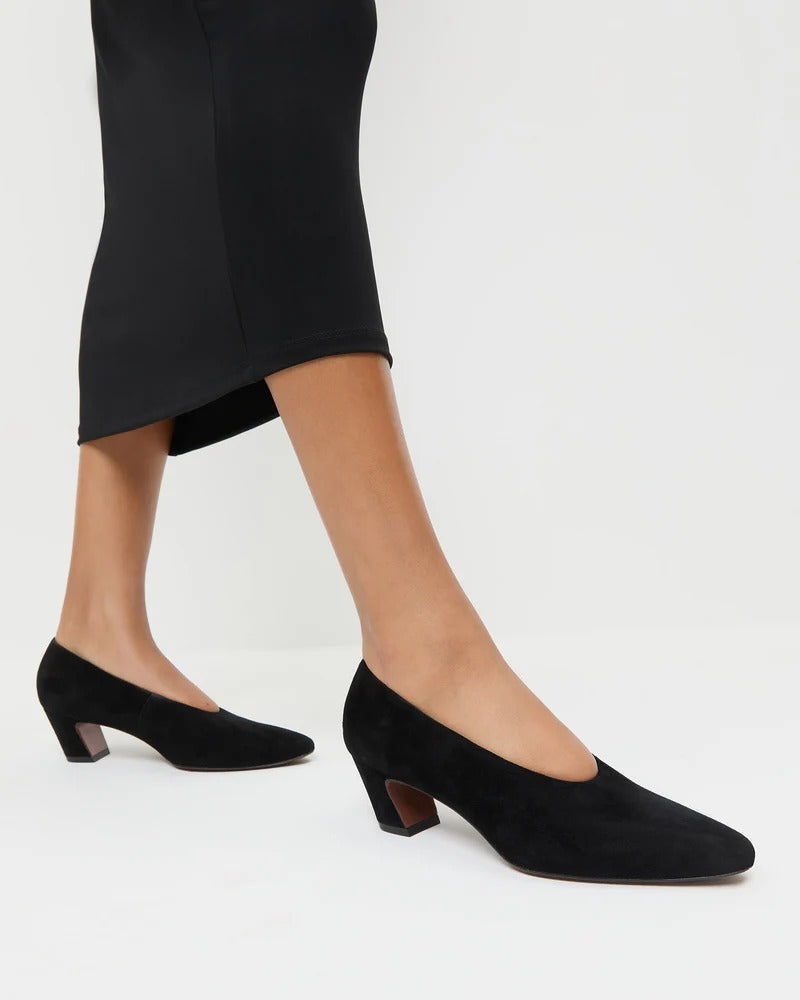 Neive Low Pump Black