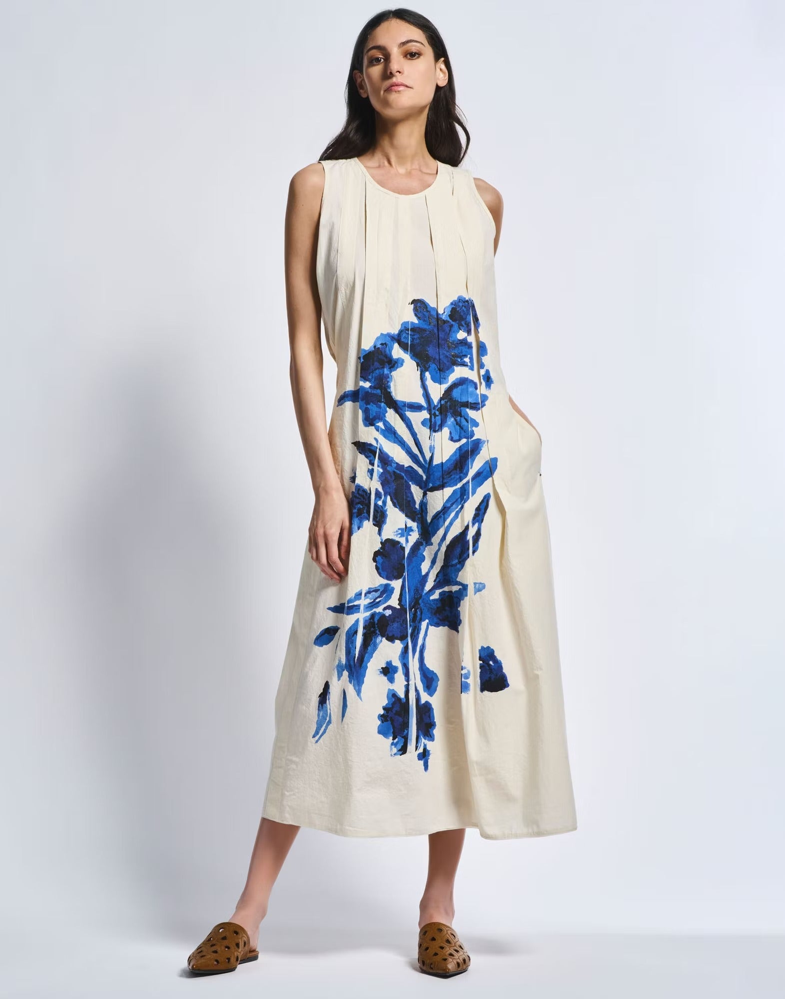 Cheerful Pleated midi dress with floral print