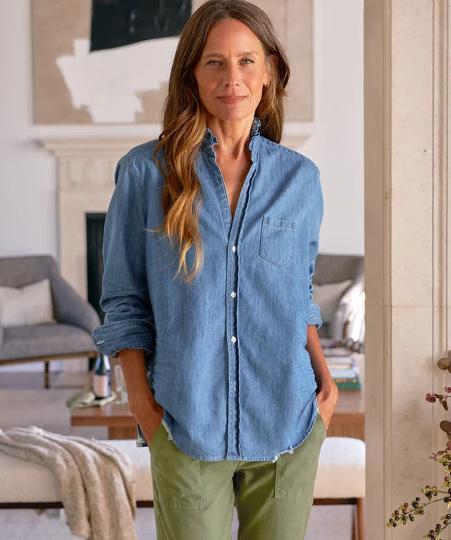 imgi_153_73-SWEATER05-WHTK-RUFFLEEILN-VWD-BLACKROCK-ARMT-SIMONE-25FA-SEPTEMBER_7454_sRGB_640x_019141bf-f80d-40f3-8c7b-86c632253b15.jpg
