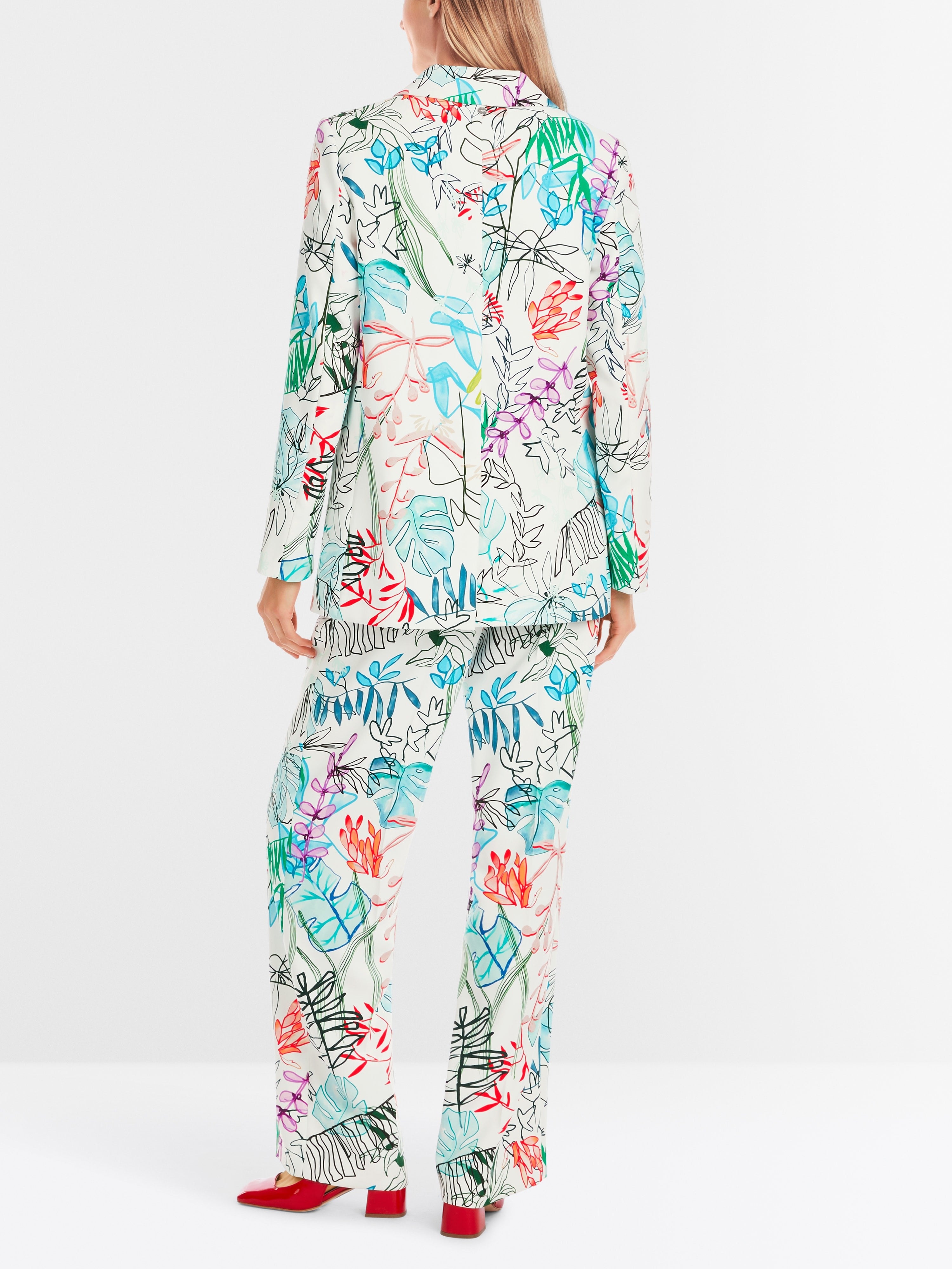 Trendy blazer with all-over leaf motif