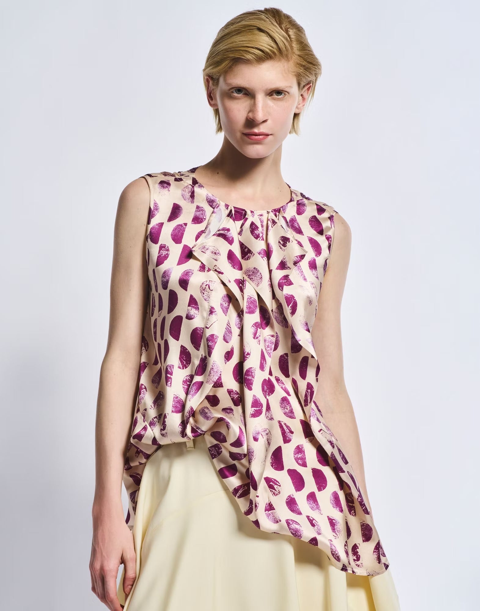 So & So Silk satin fuchsia top with cream polka dots