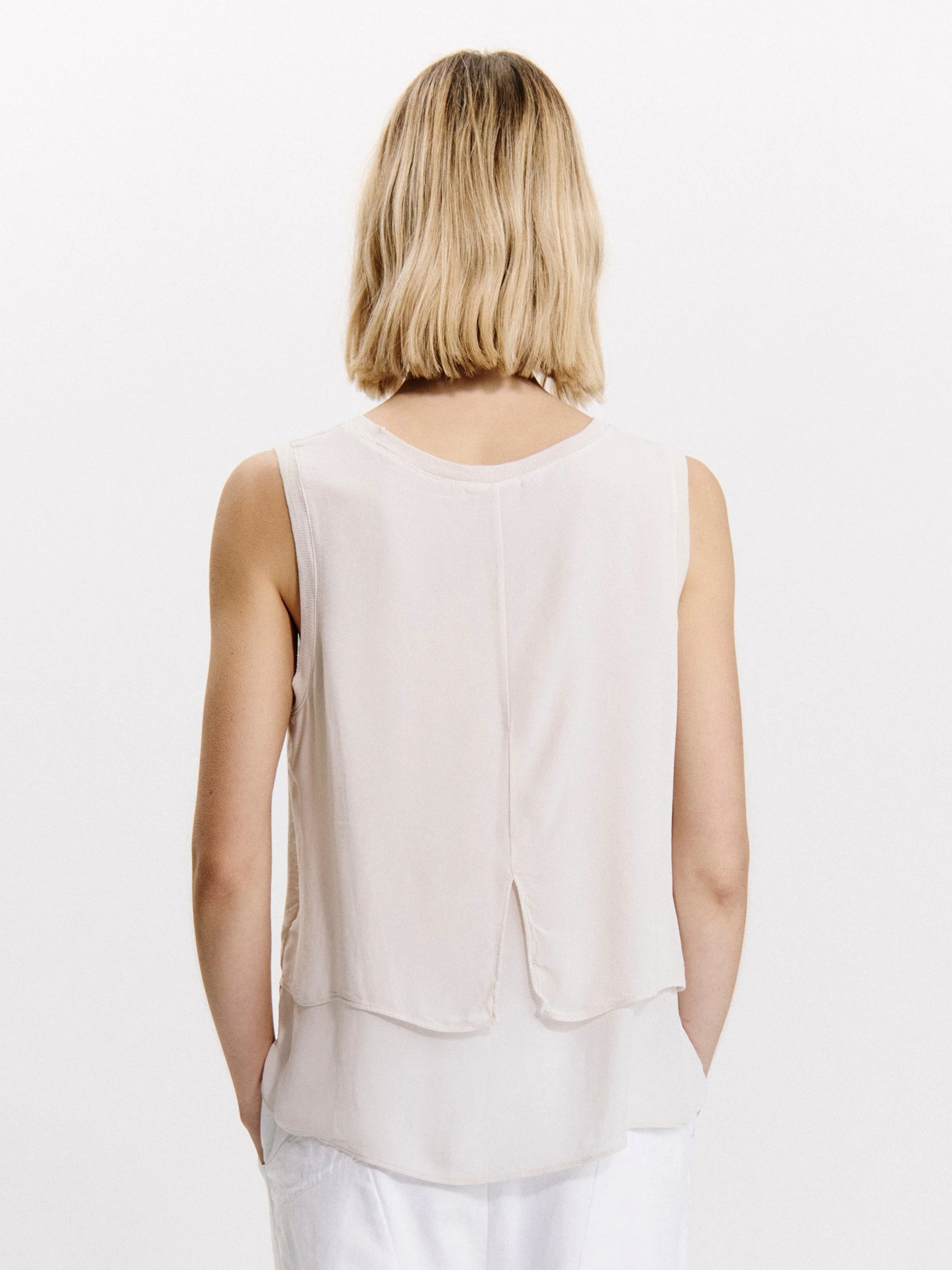 Linen layer tank