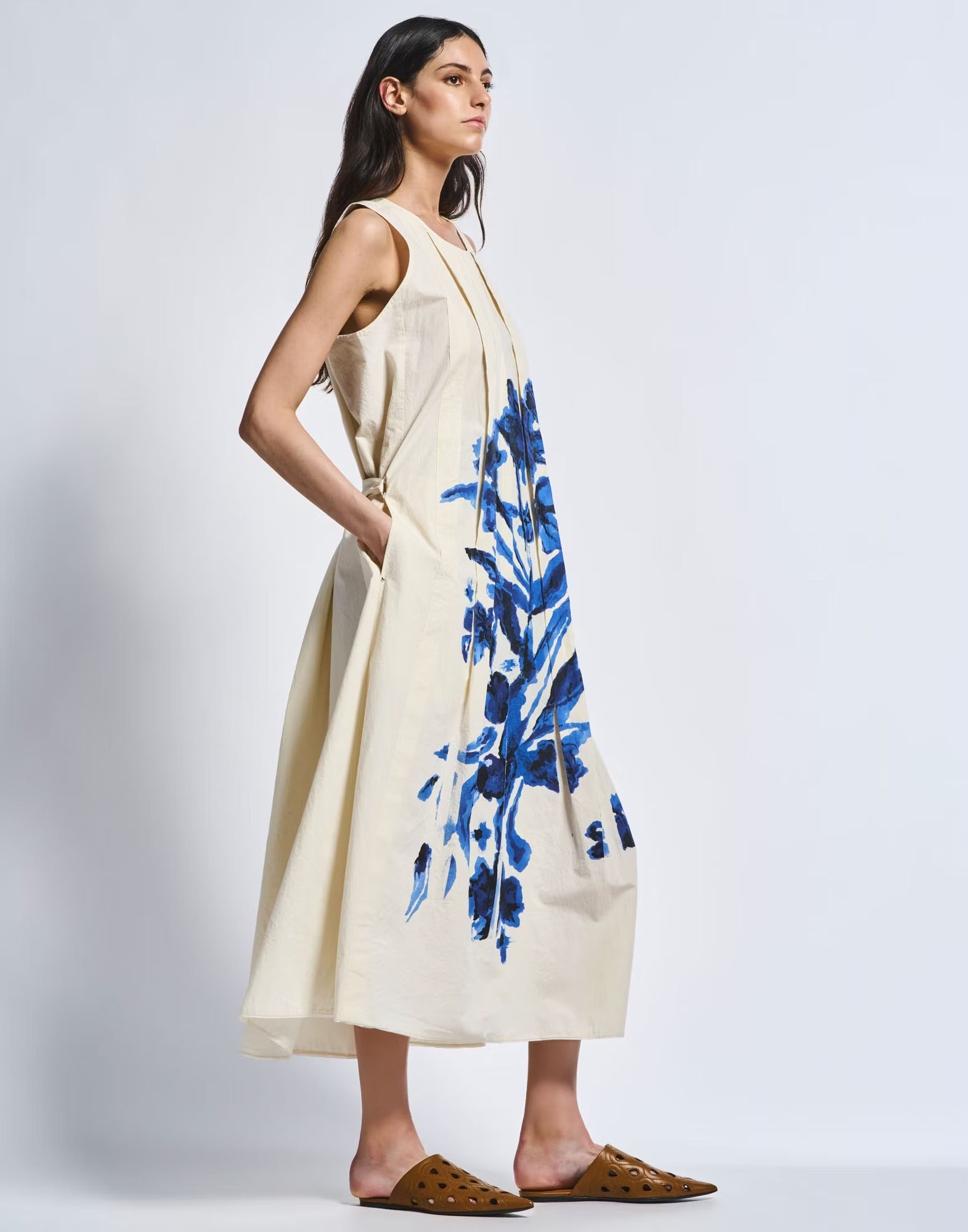 Cheerful Pleated midi dress with floral print