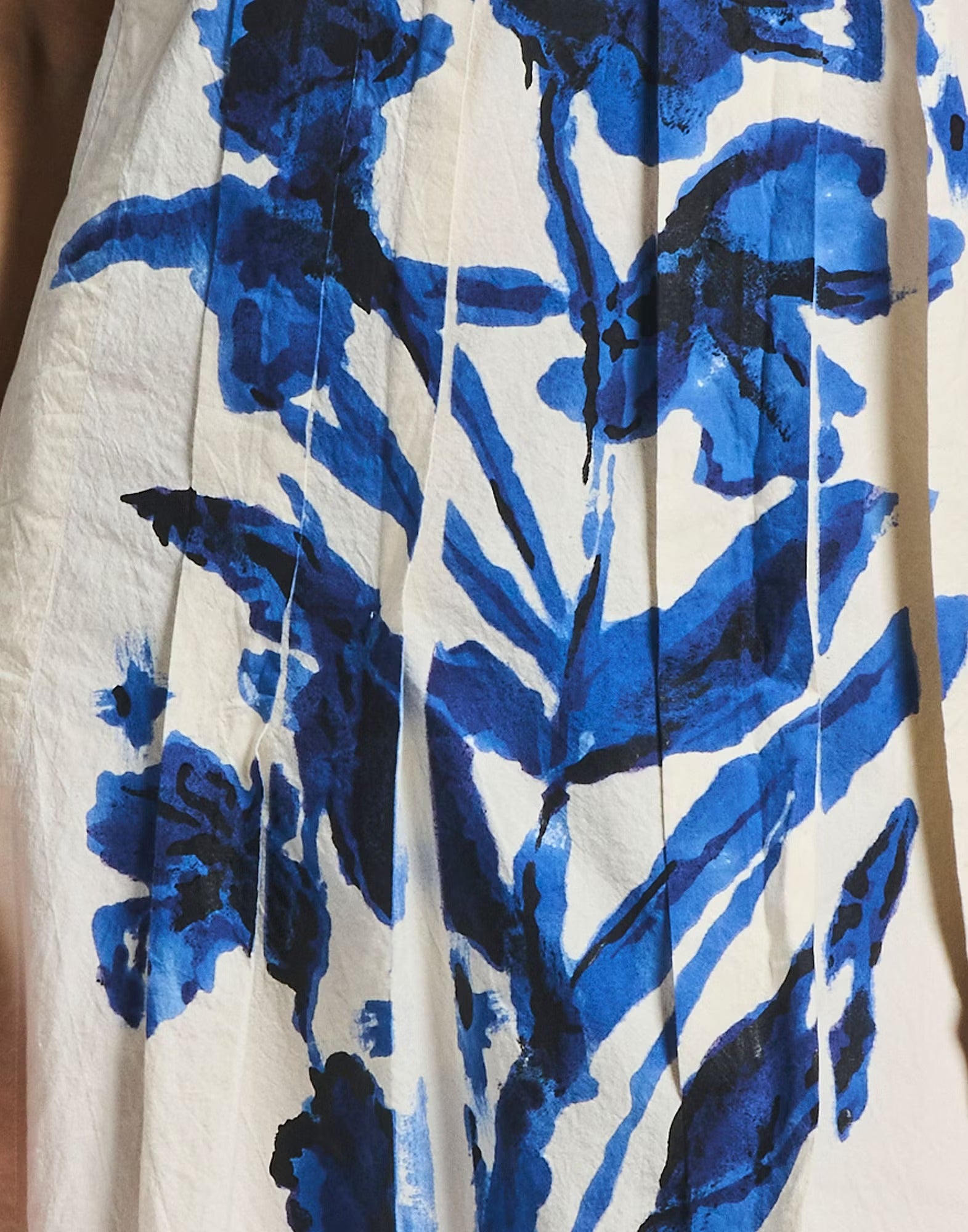 Cheerful Pleated midi dress with floral print