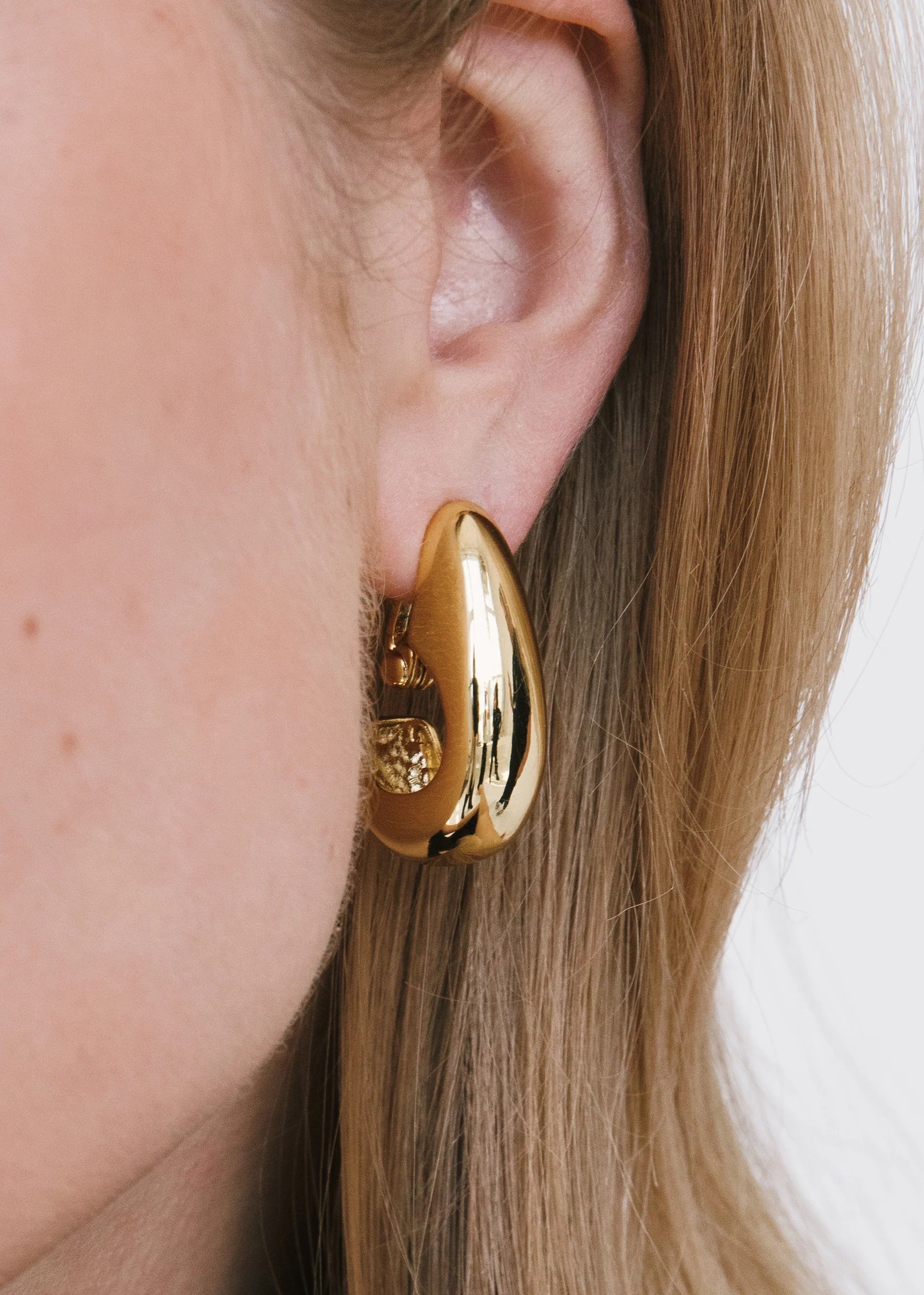 Miral Hoop Earrings Gold