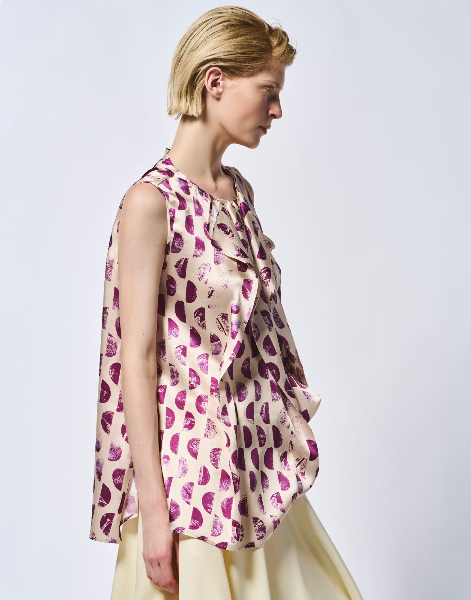 So & So Silk satin fuchsia top with cream polka dots