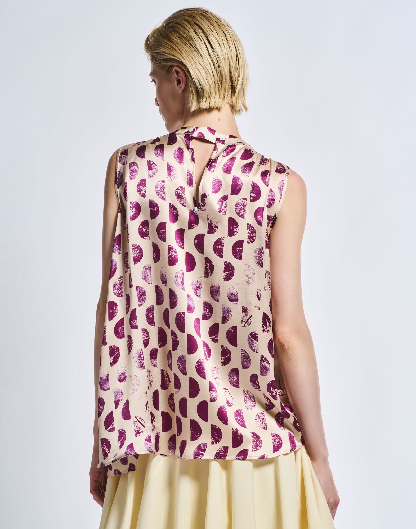 So & So Silk satin fuchsia top with cream polka dots