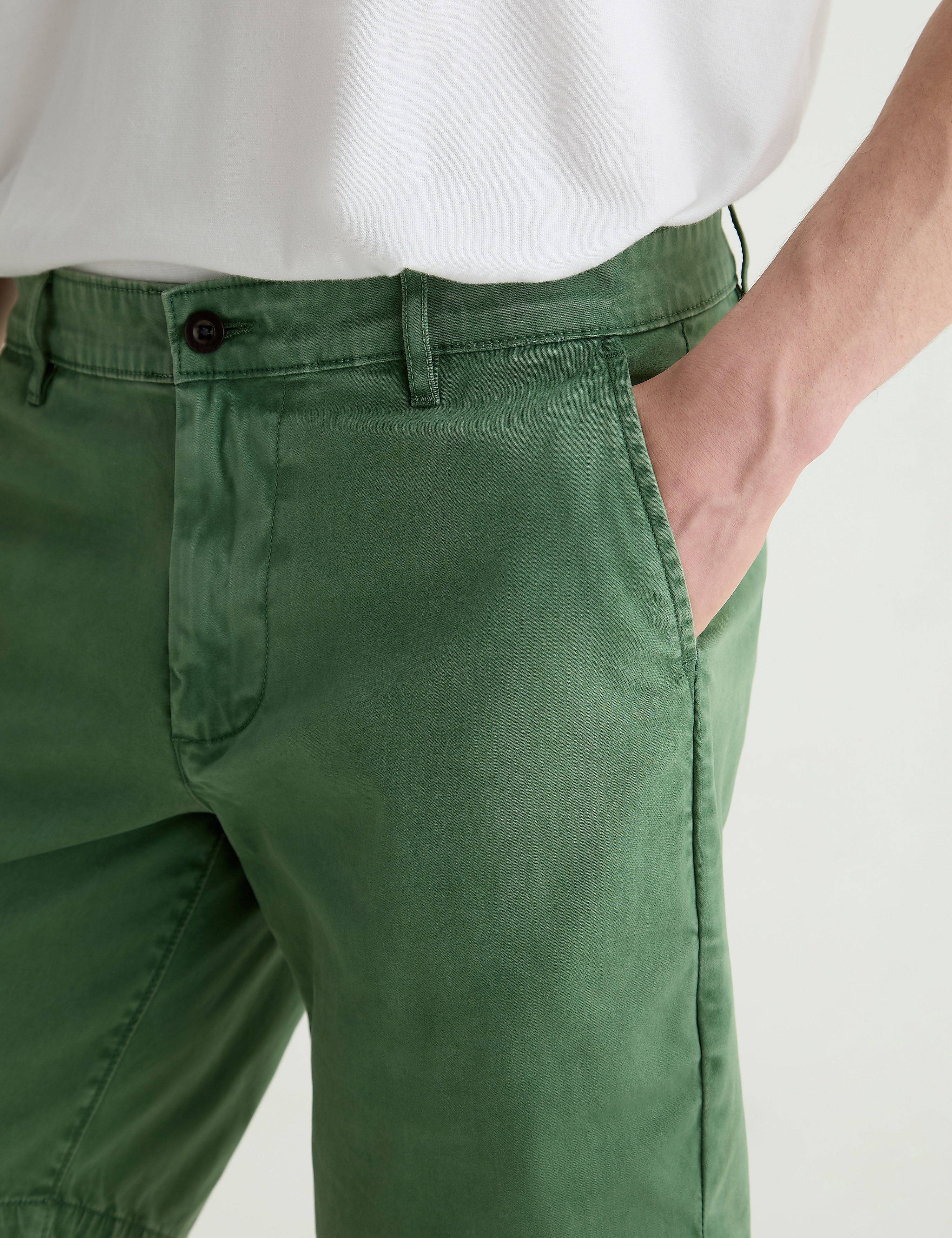 imgi_68_wanderer-short-slim-trouser-short-1197brsslctro_4_250623102426_eab643c9-6e93-4807-8870-029e22c68956.jpg