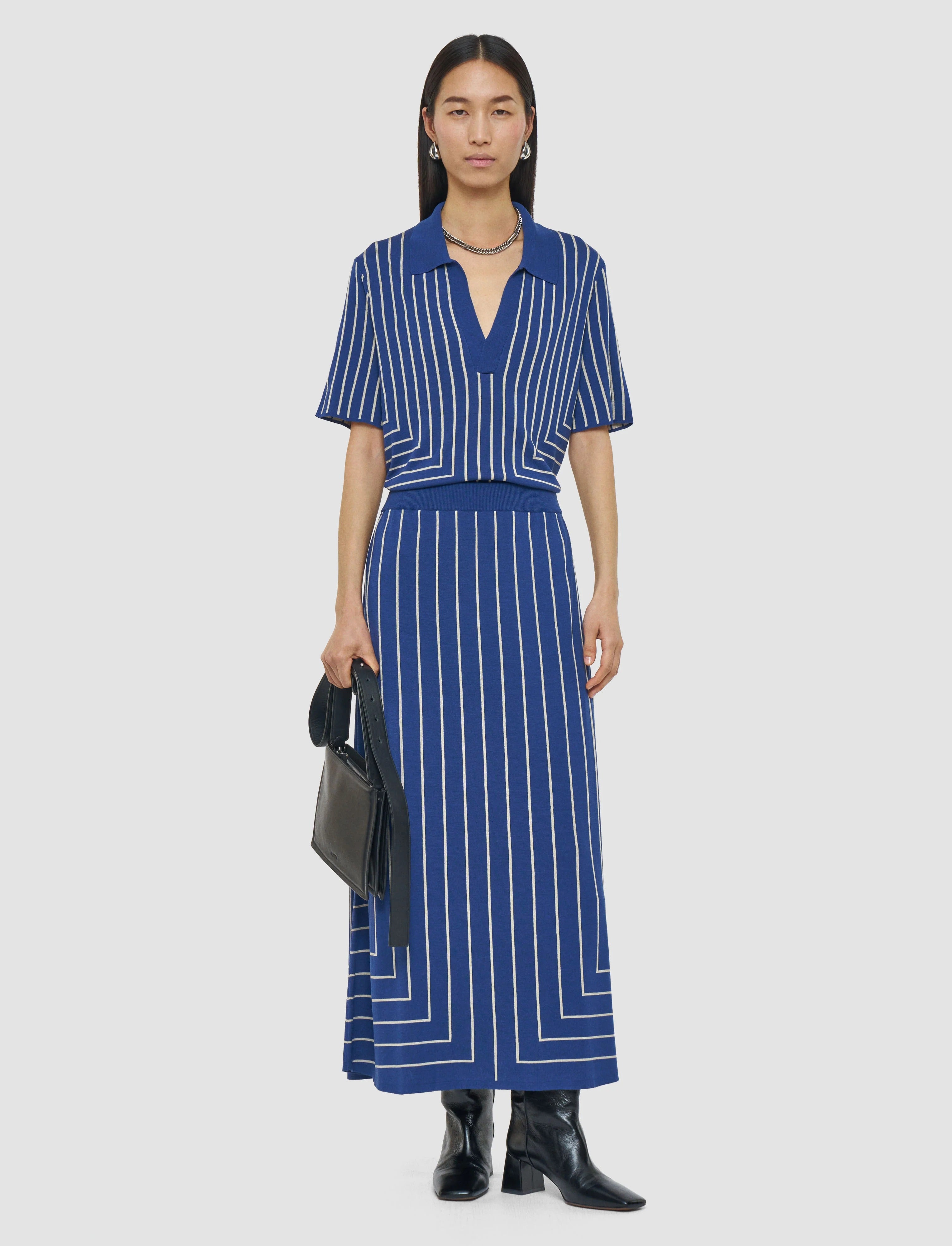 Skirt-Geometric Jacquard