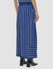 Skirt-Geometric Jacquard