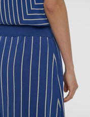 Skirt-Geometric Jacquard