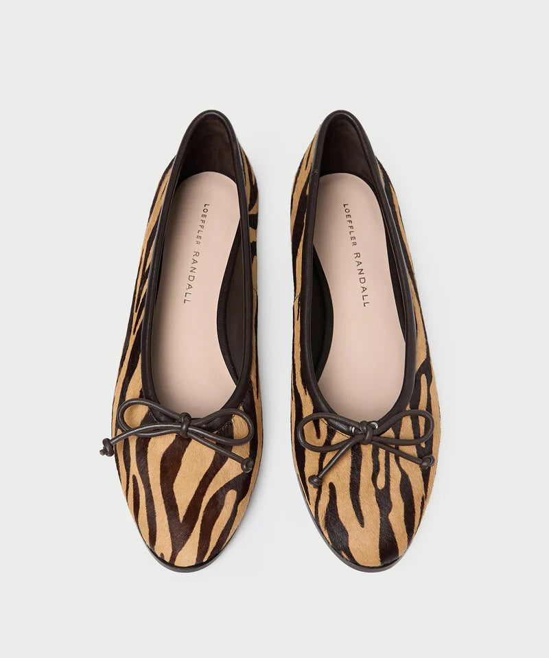 imgi_9_NOELLE-HC-ZEBRA_3.jpg