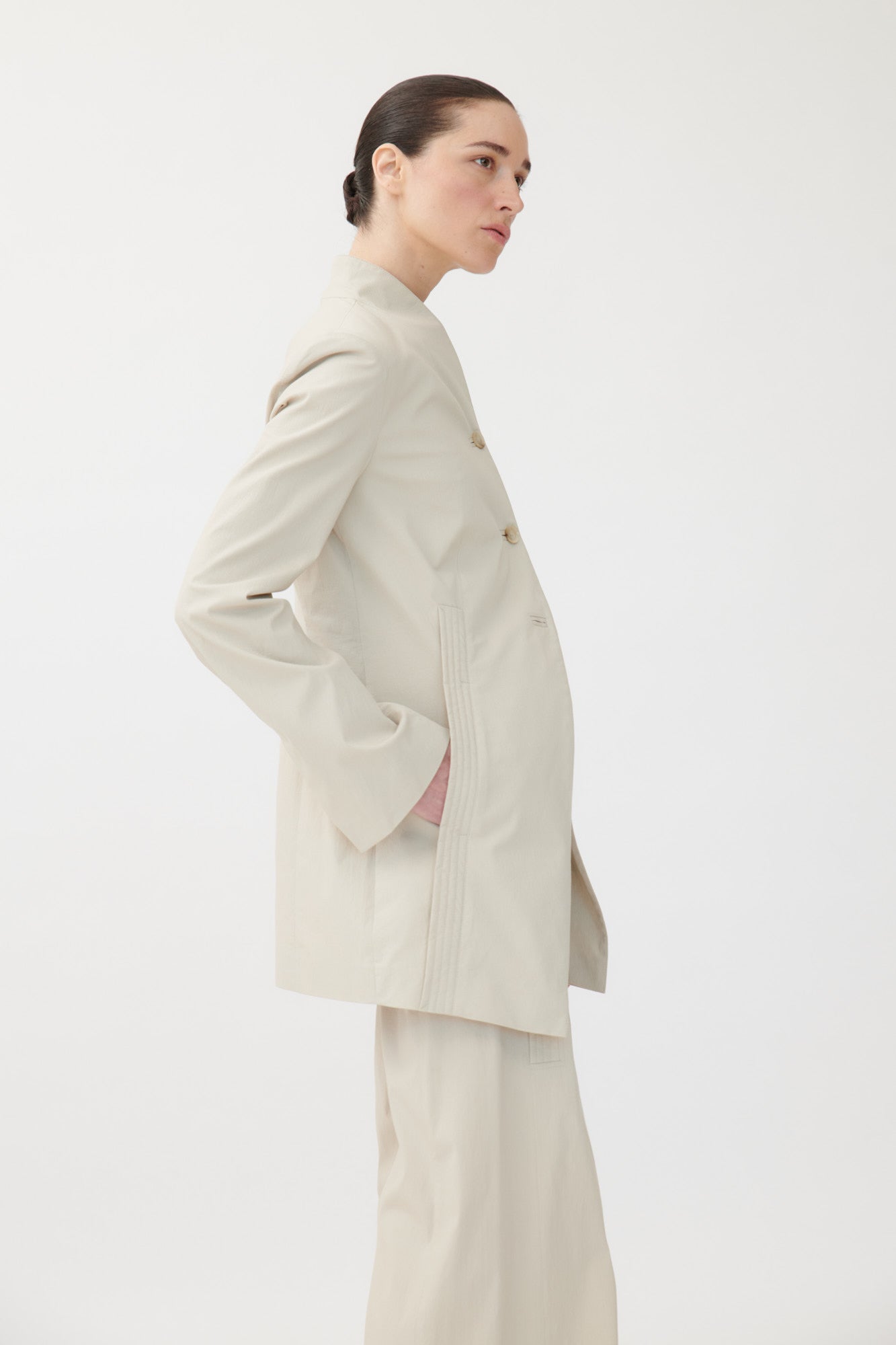 Julis Sporty long blazer with rounded tailoring.
