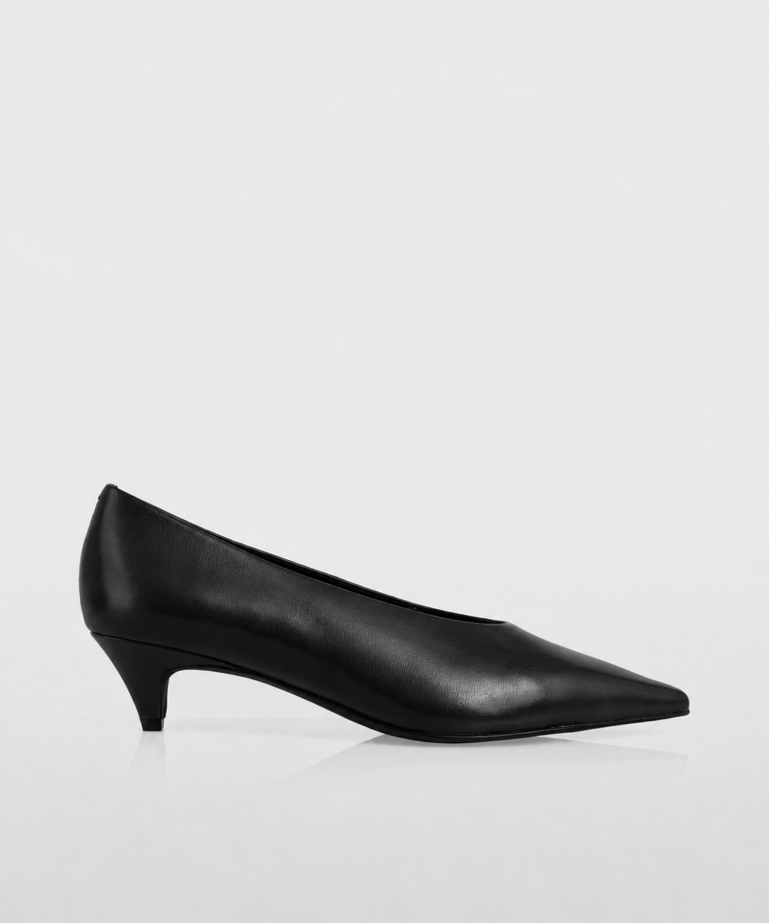 Marc Cain Elegant leather pumps Black