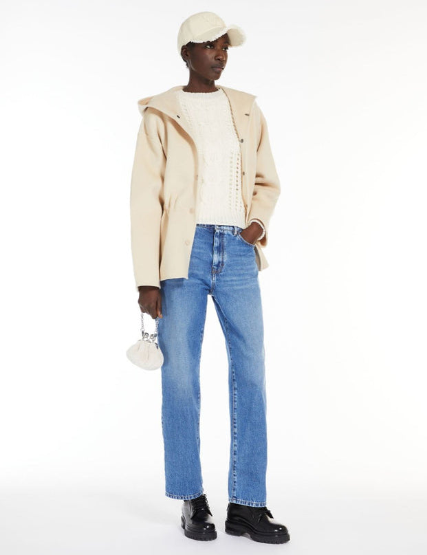 maxmara1_37_621x.progressive_6871b765-54cf-4daf-ba59-7eed58312c30.jpg