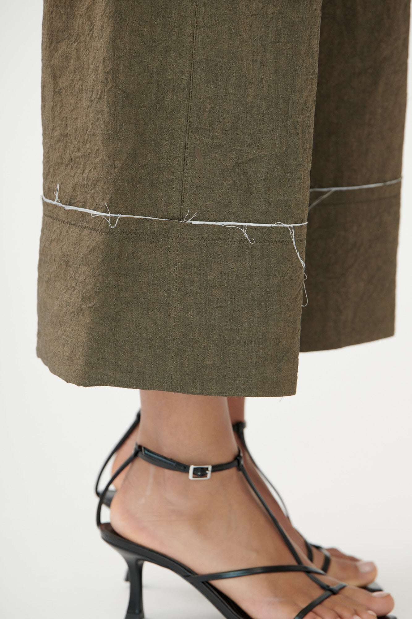 Bravo Relaxed Linen Blend Culottes with Contrast Raw Edges Khaki