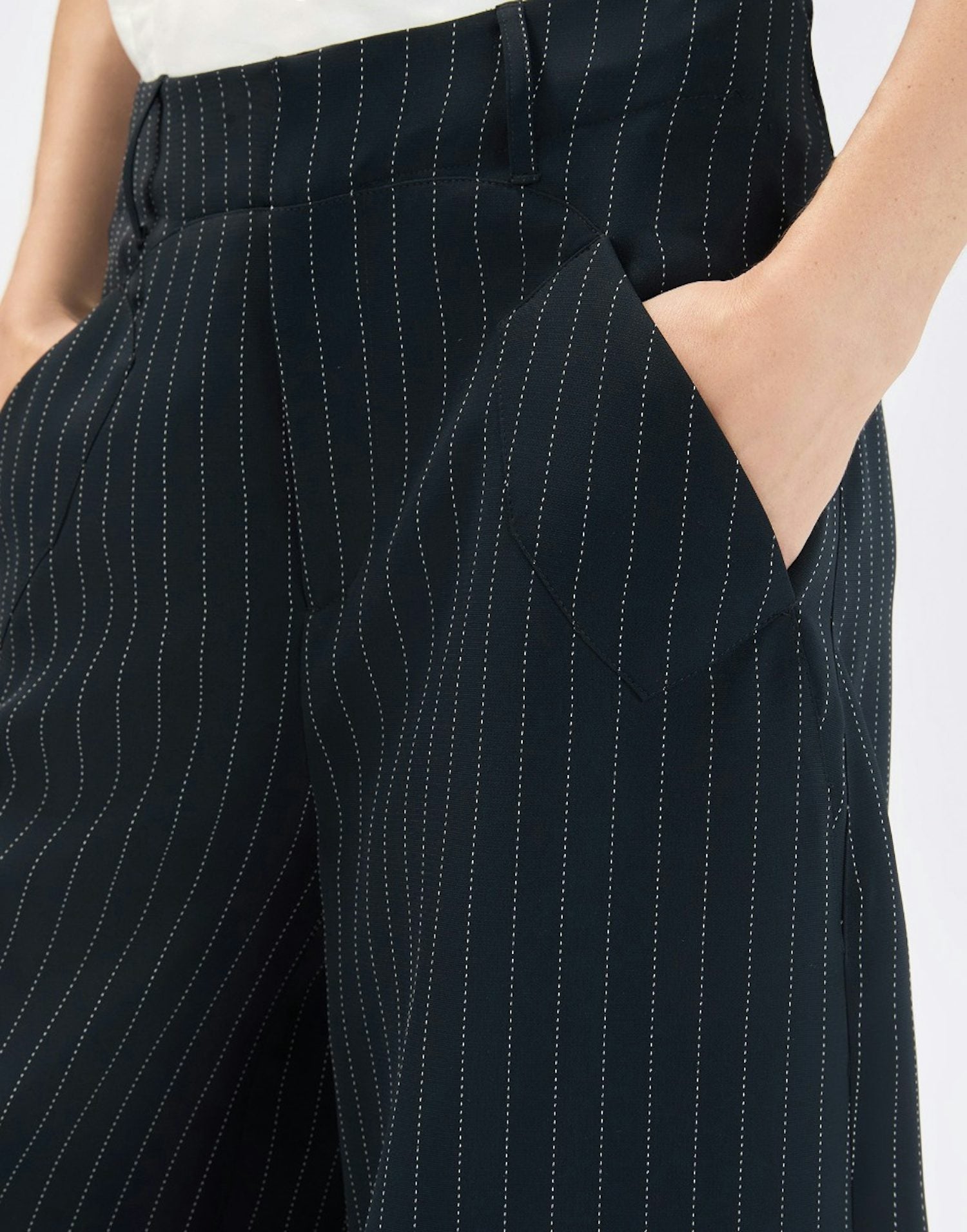 Limbo Navy Blue Wide-Leg Cropped Pants in Stretch Pinstripe