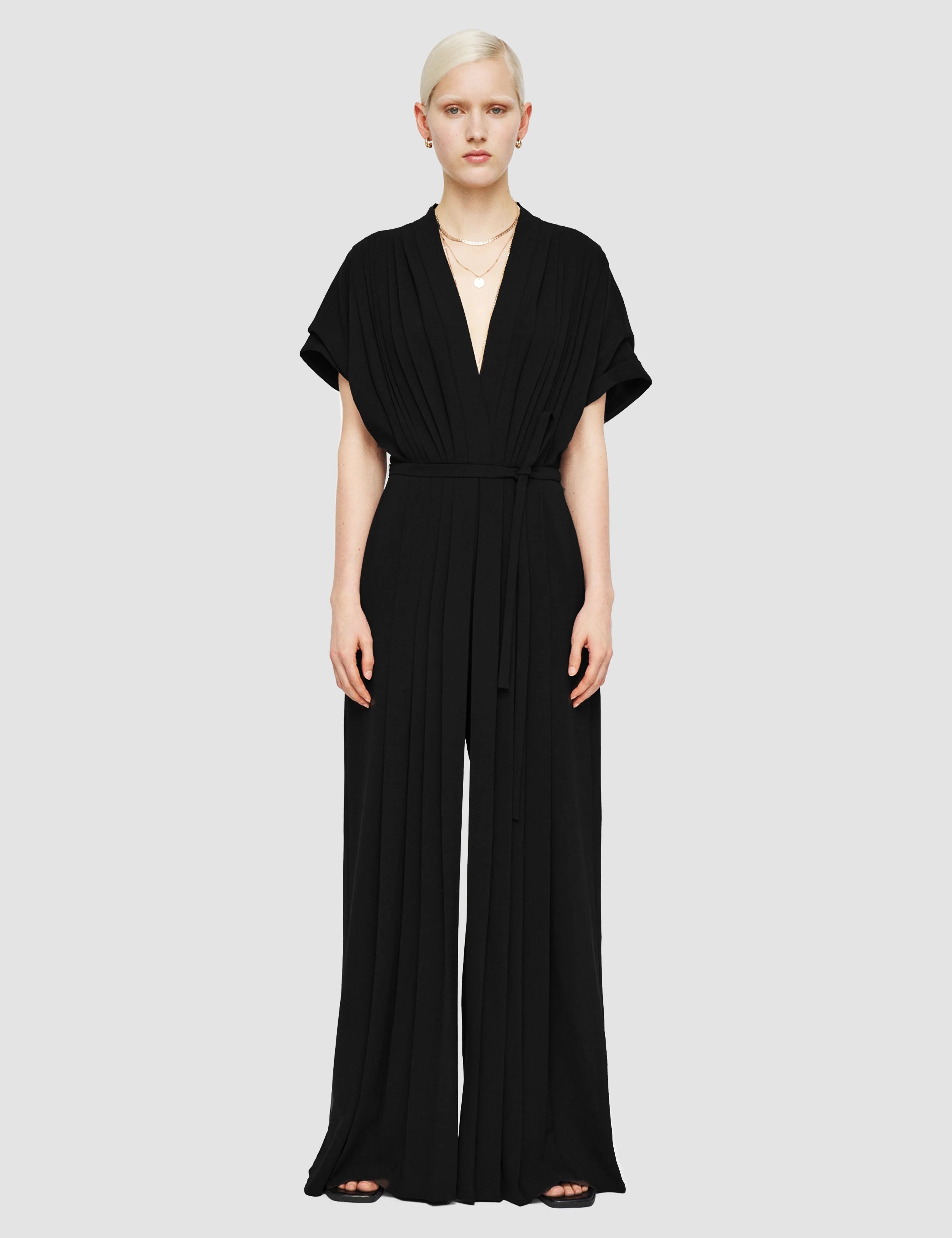 sofia-airy-plisse-jumpsuit-black-jf0092390010-joseph-7.jpg