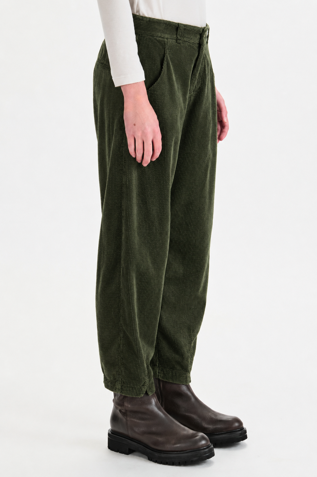 Transit Signature Stretch Corduroy Pant in Green